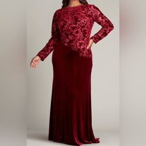 TADASHI SHOIJ GATLIN SEQUIN BURNOUT VELVET GOWN - PLUS SIZE CCG16206-RORED NWT